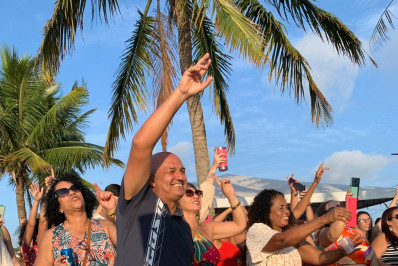 Prefeito de São Pedro participa de confraternização com professores