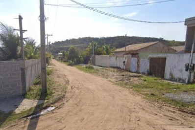 Moradores da Rainha da Sucata, em Cabo Frio, estão há 48 horas sem energia