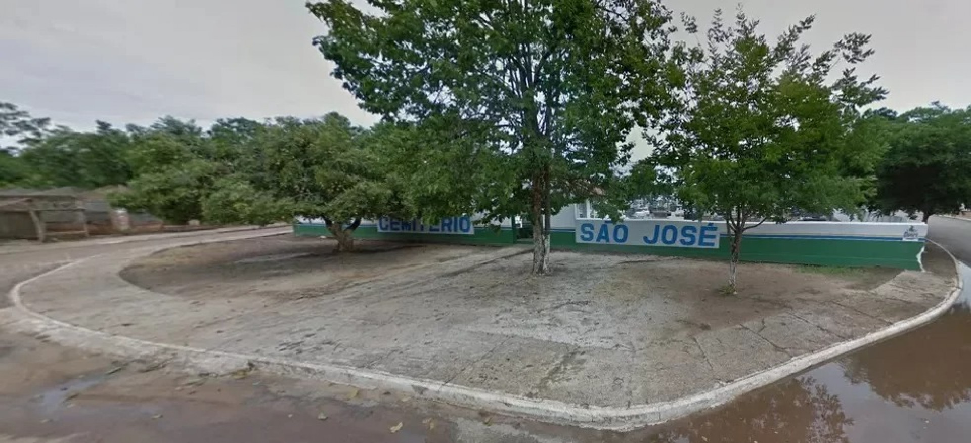 Segundo certidão, oficial teria tentado cumprir intimação no cemitério da cidade - Reprodução/Google Earth
