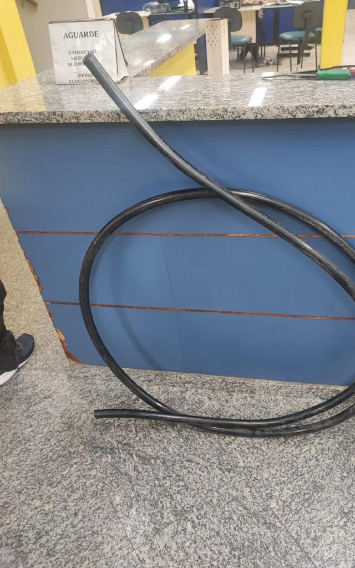 Cabos recuperados pela PM  - Divulgação