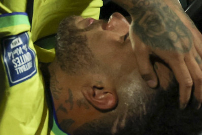 Saiba quem deverá pagar o salário de Neymar durante recuperação após lesão