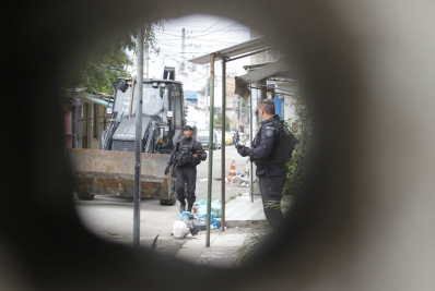 Mais de 20 mil alunos ficam sem aula durante operações policiais no Rio