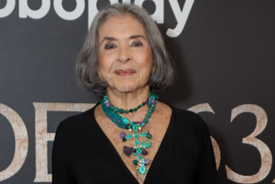 Betty Faria desconversa ao ser questionada sobre a briga com a filha, Alexandra Marzo