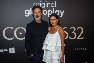 Deborah Secco e elenco de 'Codex 632' se reúnem para lançamento da série