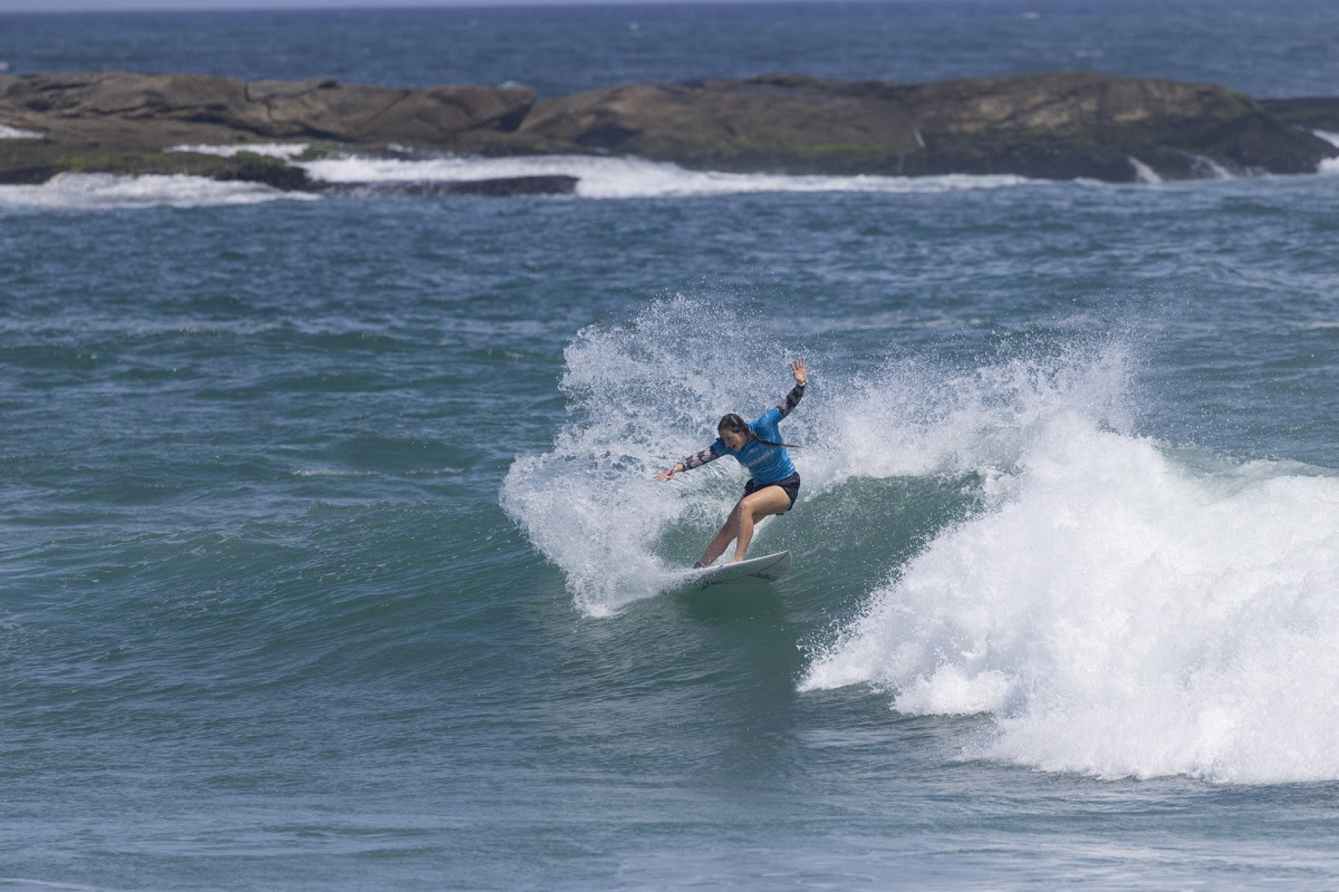 India Robinson assumiu a liderança do ranking na terça-feira em Saquarema  - Daniel Smorigo/WSL