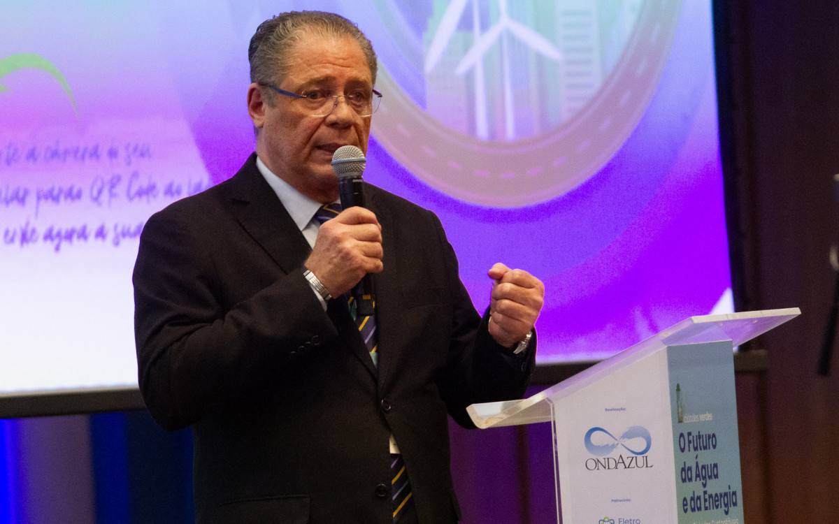 Presidente da Eletronuclear, Eduardo Grand Court participou da abertura do segundo dia