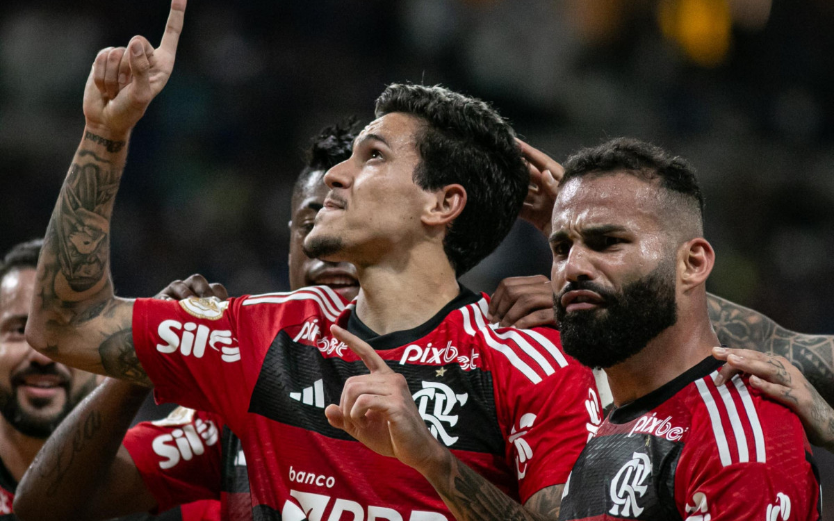 Na estreia de Tite, Flamengo vence e deixa Cruzeiro à beira do Z4