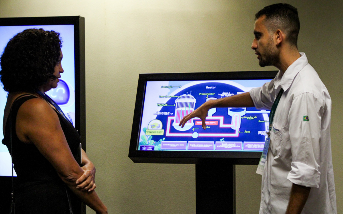 Profissionais da Eletronuclear explicaram o funcionamento seguro das usinas para o p&uacute;blico do Cidades Verdes