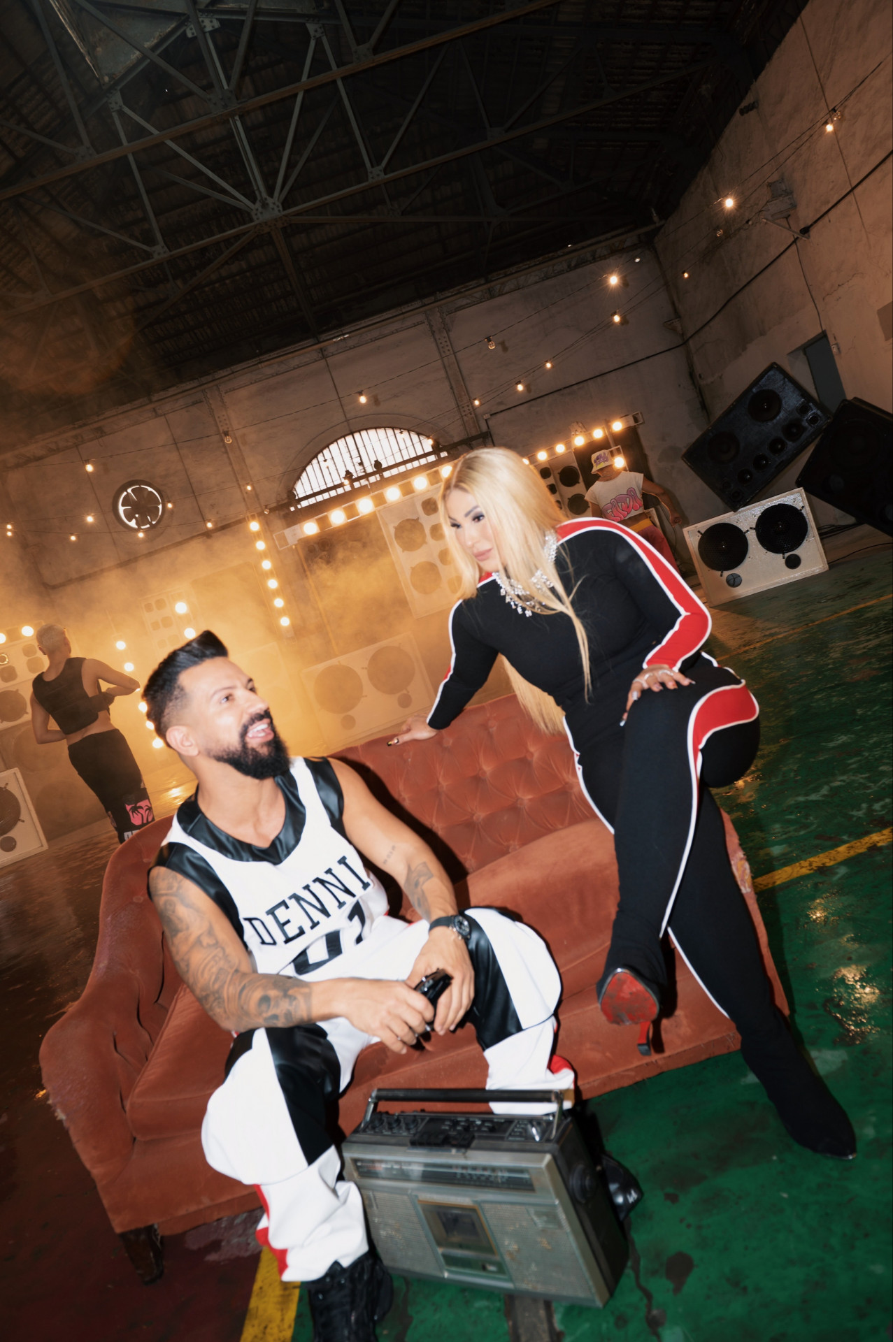 Valesca Popozuda e Dennis DJ lan&ccedil;am o single 'Eu Vou Pro Baile Tacar' - Divulga&ccedil;&atilde;o/Felipe Braga