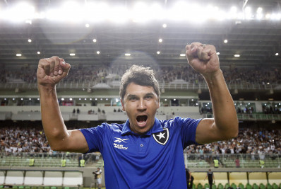 Lúcio Flávio elogia América-MG e exalta bom momento de Júnior Santos: 'É uma alegria'