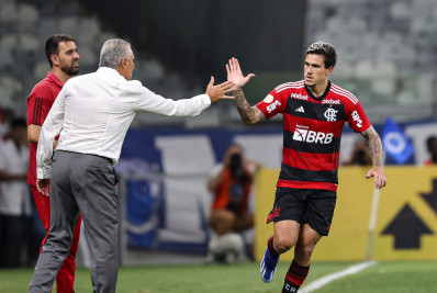 Na estreia de Tite, Flamengo brilha no primeiro tempo e vence o Cruzeiro fora de casa