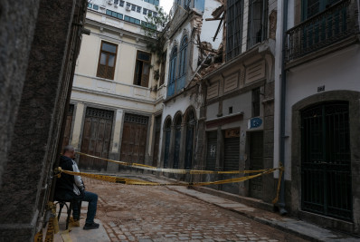 Caminho fechado: desabamento de casarão interdita Arco do Teles e ameaça estruturas vizinhas