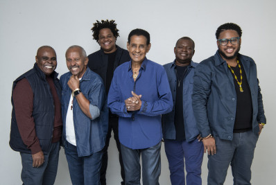 Com mais de 45 anos de carreira, Fundo de Quintal lança projeto com músicas inéditas