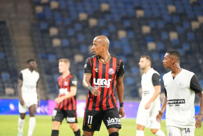 Jogador desembarca no Rio de Janeiro após ser resgatado em Israel