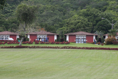 Filho do miliciano Pit é enterrado em cemitério na Zona Oeste