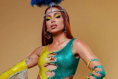 Anitta comemora venda de ingressos de apresentações de preparação para o Carnaval 2024 