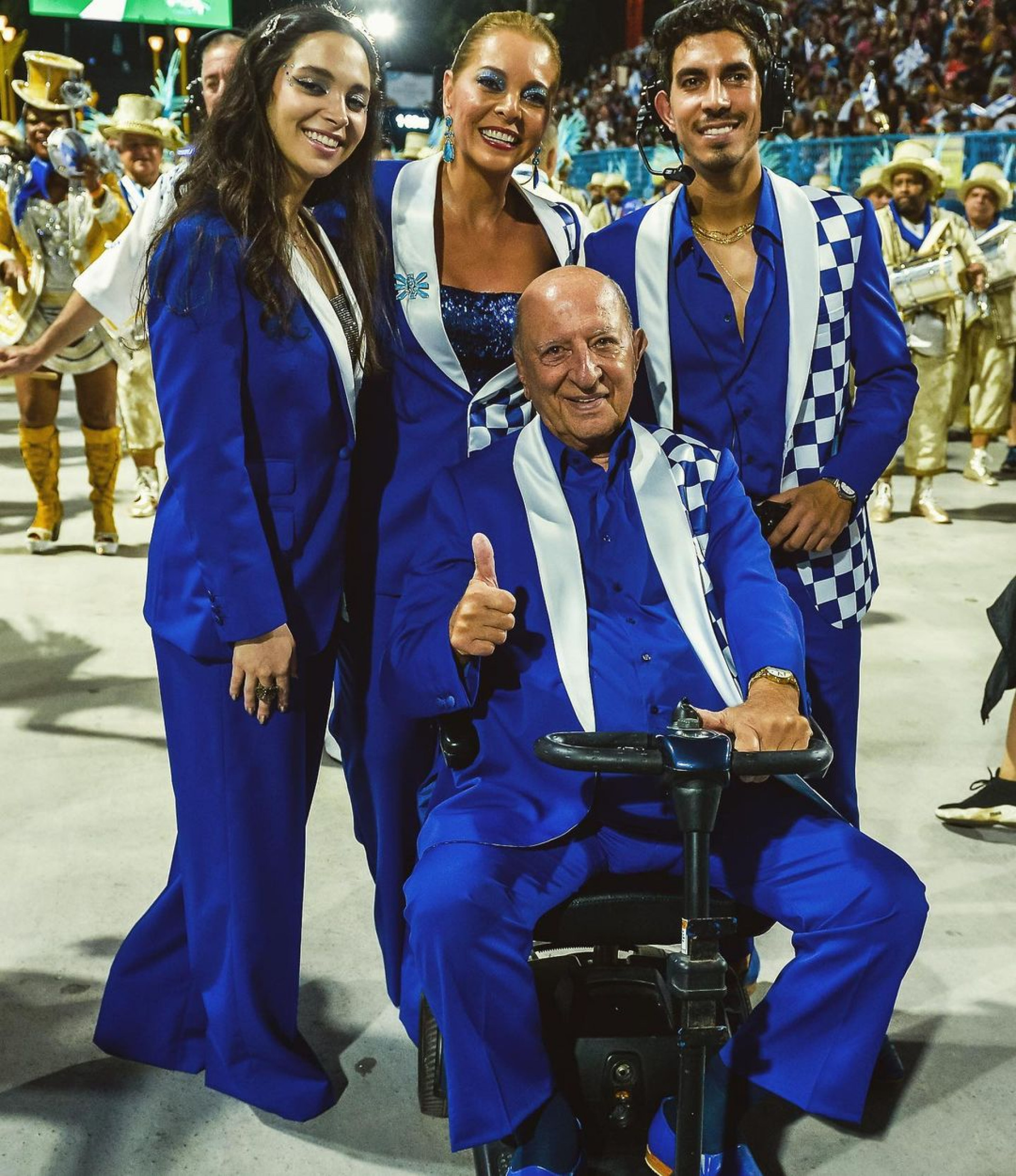 Gabriel David com o pai, Anísio Abraão David, presidente de honra da Beija-Flor - Reprodução Internet