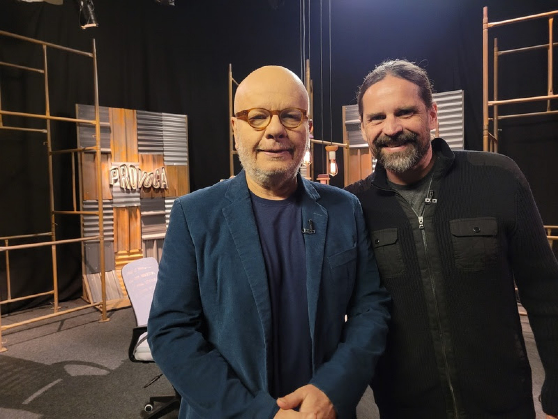 Marcelo Tas entrevista Andreas Kisser no 'Provoca', da TV Cultura - Beatriz Oliveira / Divulgação