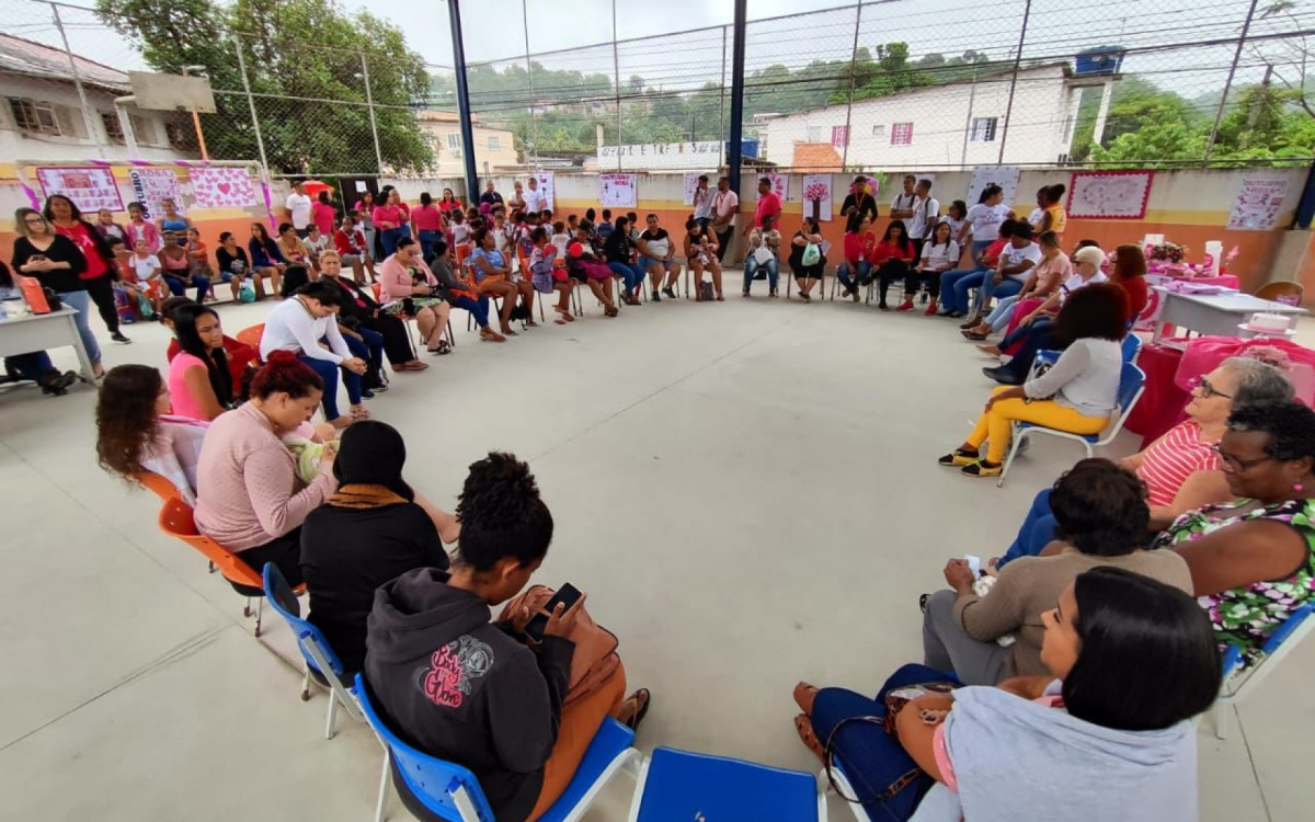 As palestras da Unidade de Saúde Oscar Lima foram realizadas na quadra da escola municipal Tenente Walmor Lynch Valença