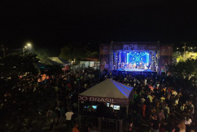 Milhares de pessoas prestigiaram o famoso festival da música popular brasileira, o MPBúzios, no feriadão da Padroeira do Brasil