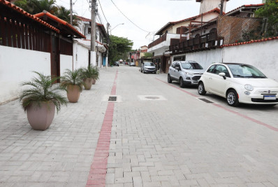 Mais de 70% das obras de acessibilidade e revitalização do Centro de Búzios estão concluídas
