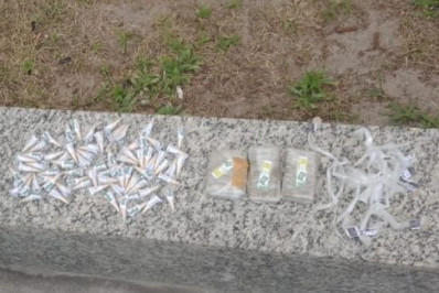 PM apreende drogas no Buraco do Boi, em Cabo Frio