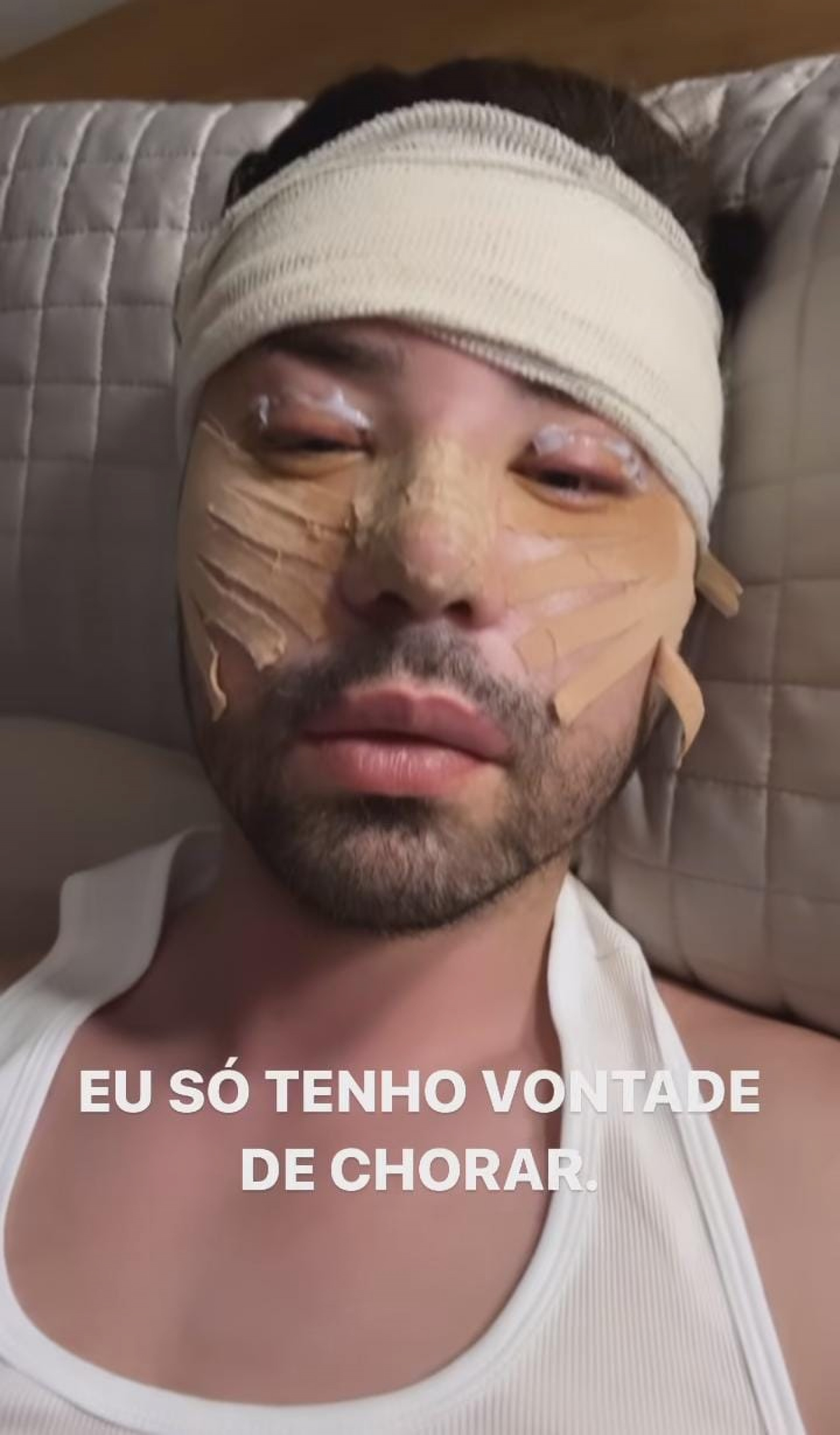 Rico Melquiades chora ao falar de críticas após operação no rosto - Reprodução/Instagram