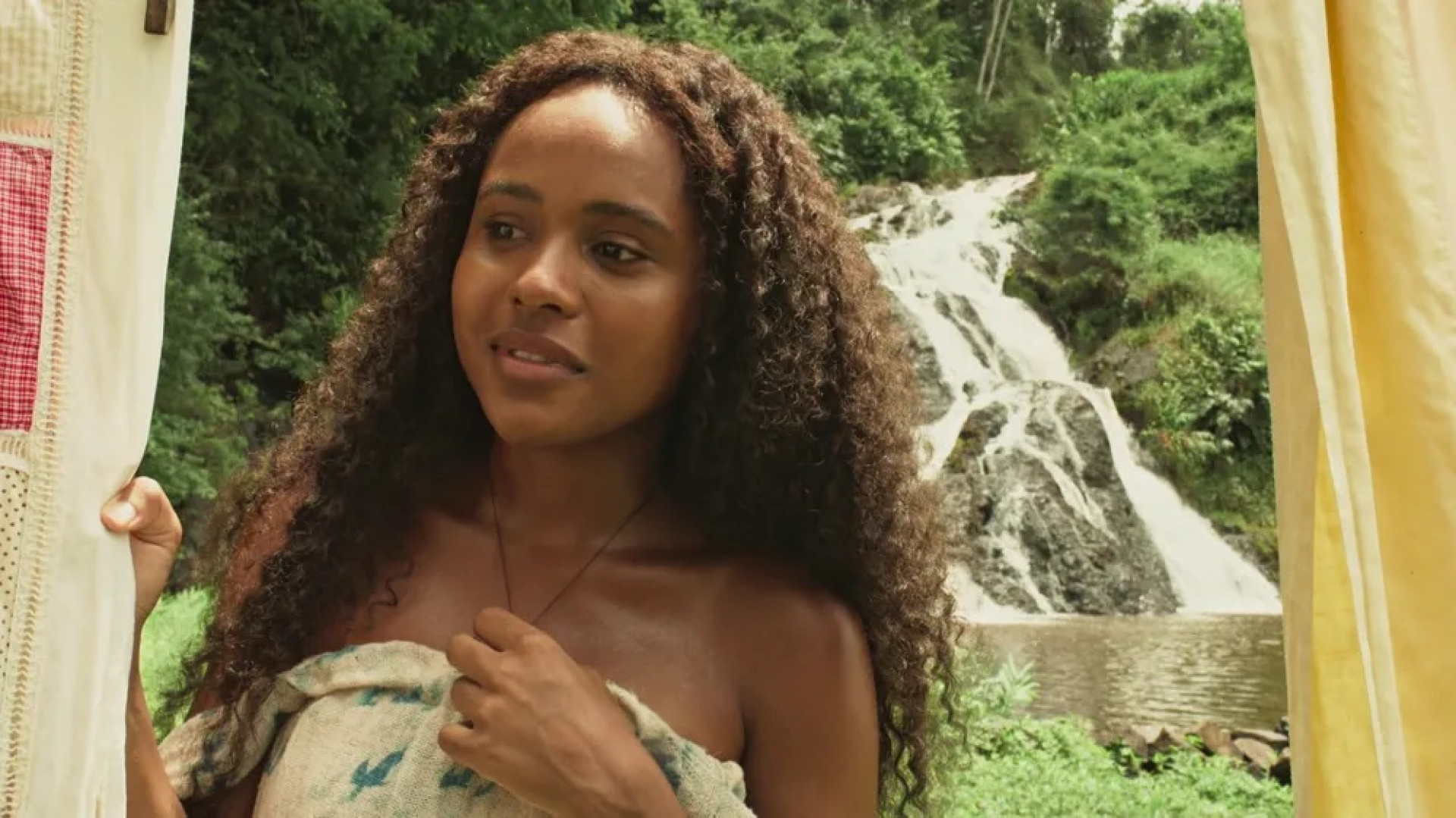 Duda Santos vive Maria Santa na primeira fase de 'Renascer' - Reprodução / Globo