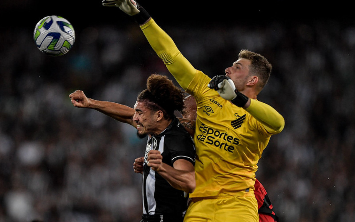 Em revanche contra o Athletico, Botafogo espera consolidar boa fase