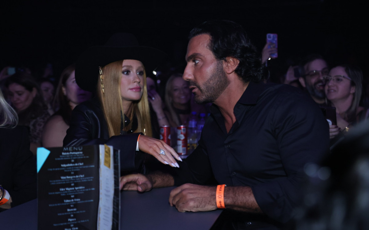 Marina Ruy Barbosa e Abdul Fares prestigiam show de Zezé dI Camargo e Luciano - Anderson Borde/ AgNews 