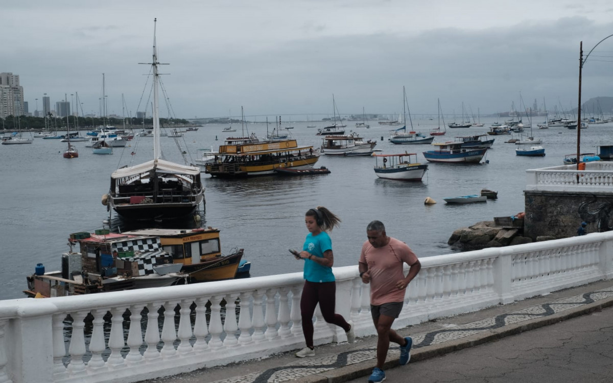 Sem previsão de chuva, cariocas aproveitam para praticar atividades ao ar livre - Pedro Ivo / Agência O Dia