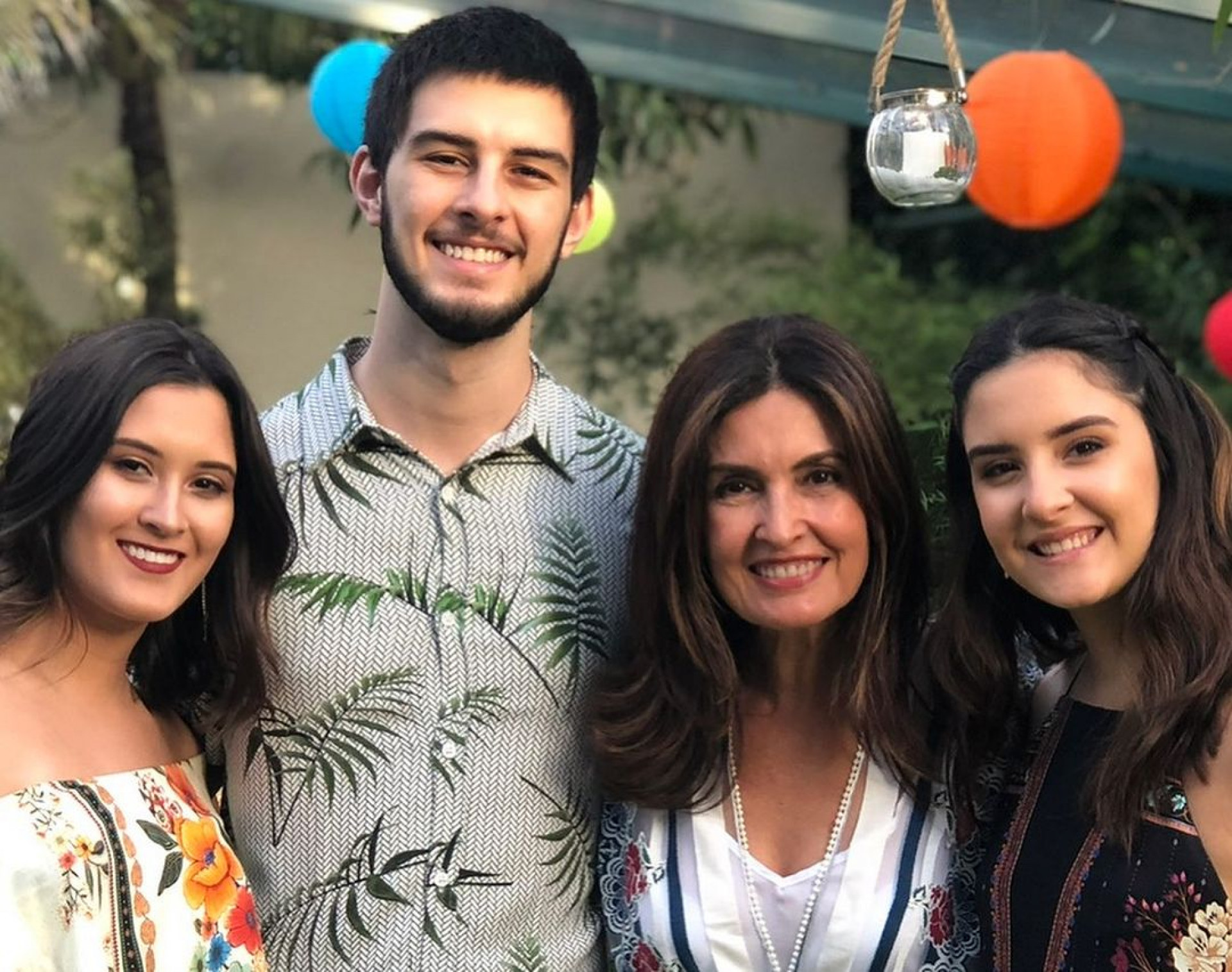 Fátima Bernardes se declara para o filhos trigêmeos em aniversário de 26 anos - Reprodução/Instagram