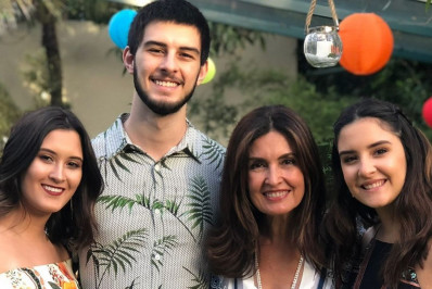 Fátima Bernardes homenageia filhos trigêmeos em aniversário de 26 anos: 'Meus pequenos'