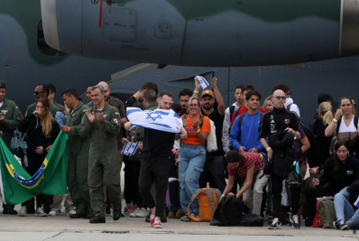 'Parecia cidade fantasma', contam brasileiros que chegaram de Israel