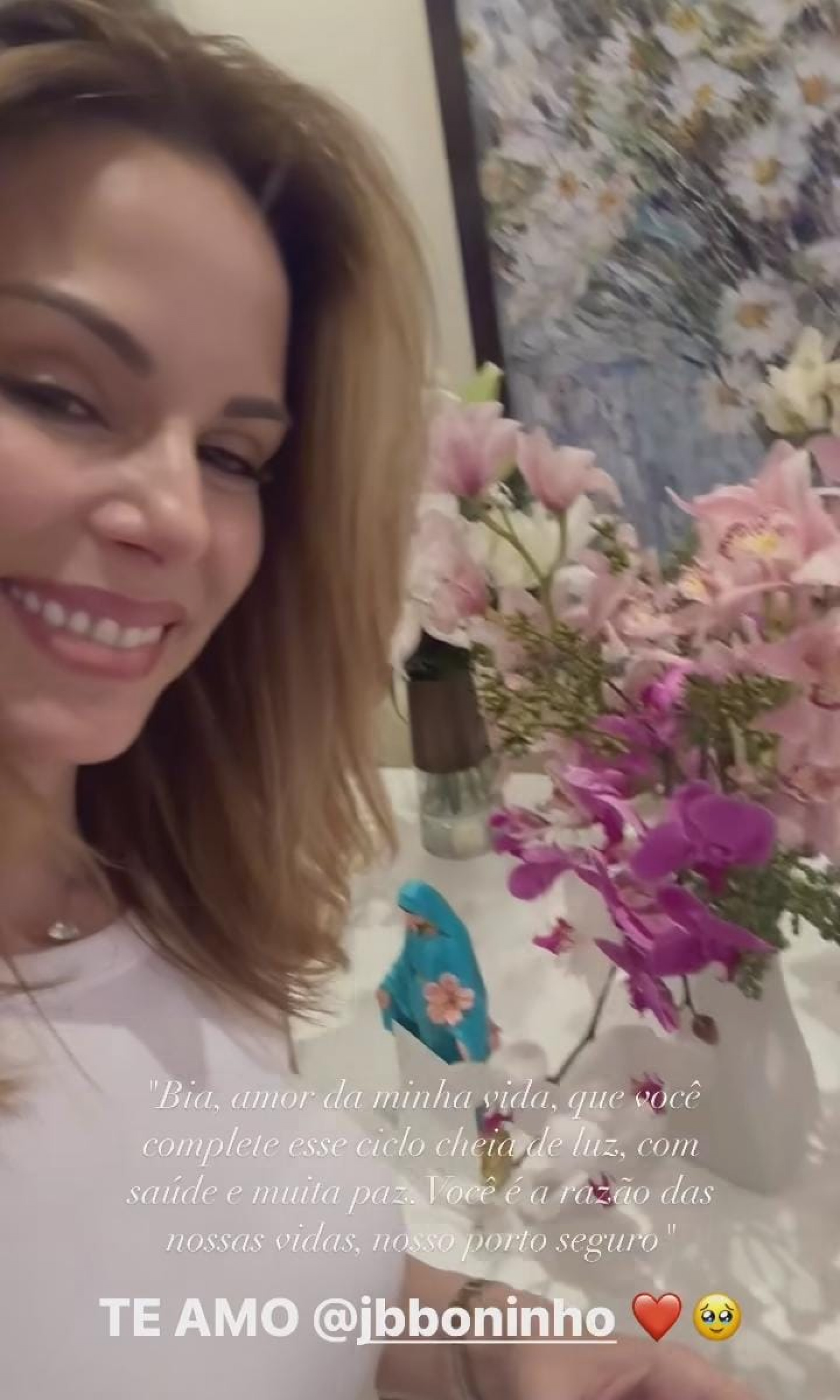 Ana Furtado exibe buquê diferente que recebeu de Boninho - Reprodução/Instagram