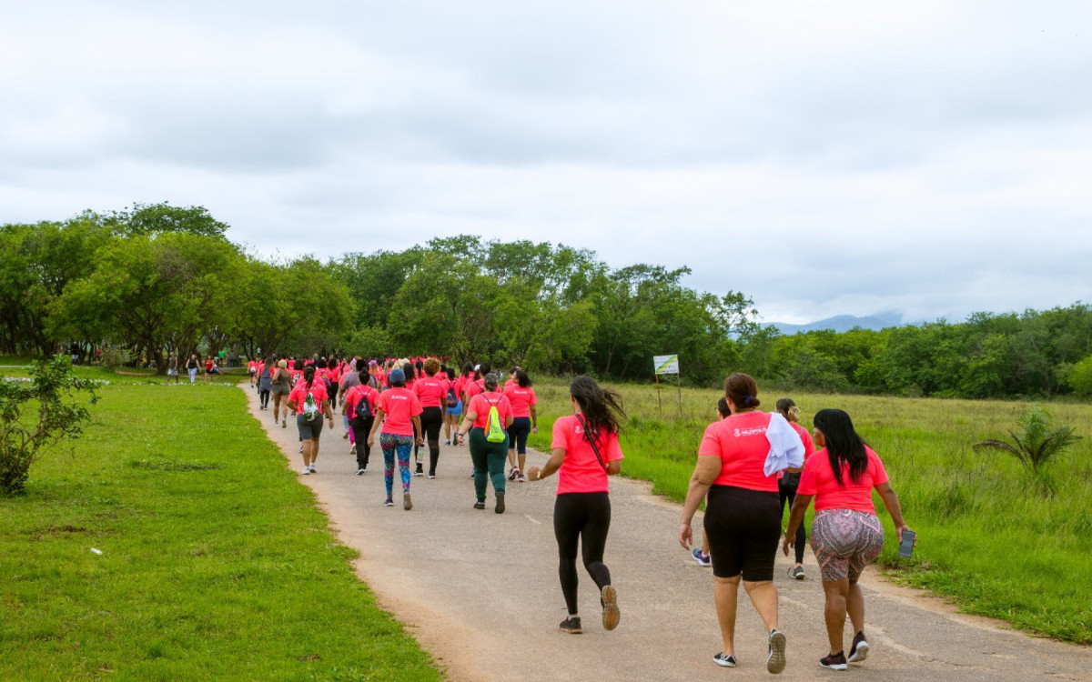 As corredoras e caminhantes percorreram um percurso de 5 km