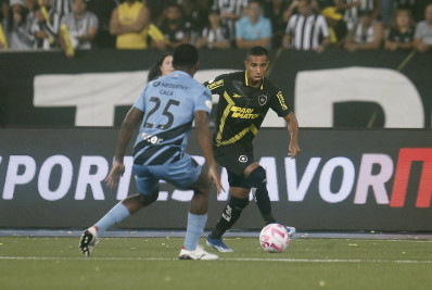 Victor Sá desfalca o Botafogo na partida contra o Cuiabá