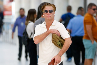 Fábio Assunção é visto sem aliança após fim do casamento com Ana Verena