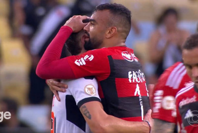 Fabrício Bruno revela encontro com Vegetti após Flamengo x Vasco: 'A gente se abraçou, demos risada'