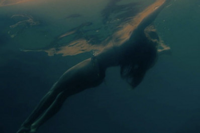 Grazi Massafera garante elogios ao publicar cliques debaixo d'água: 'Sereia'