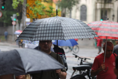 Ciclone em alto-mar deve causar chuva e ventos fortes nesta semana