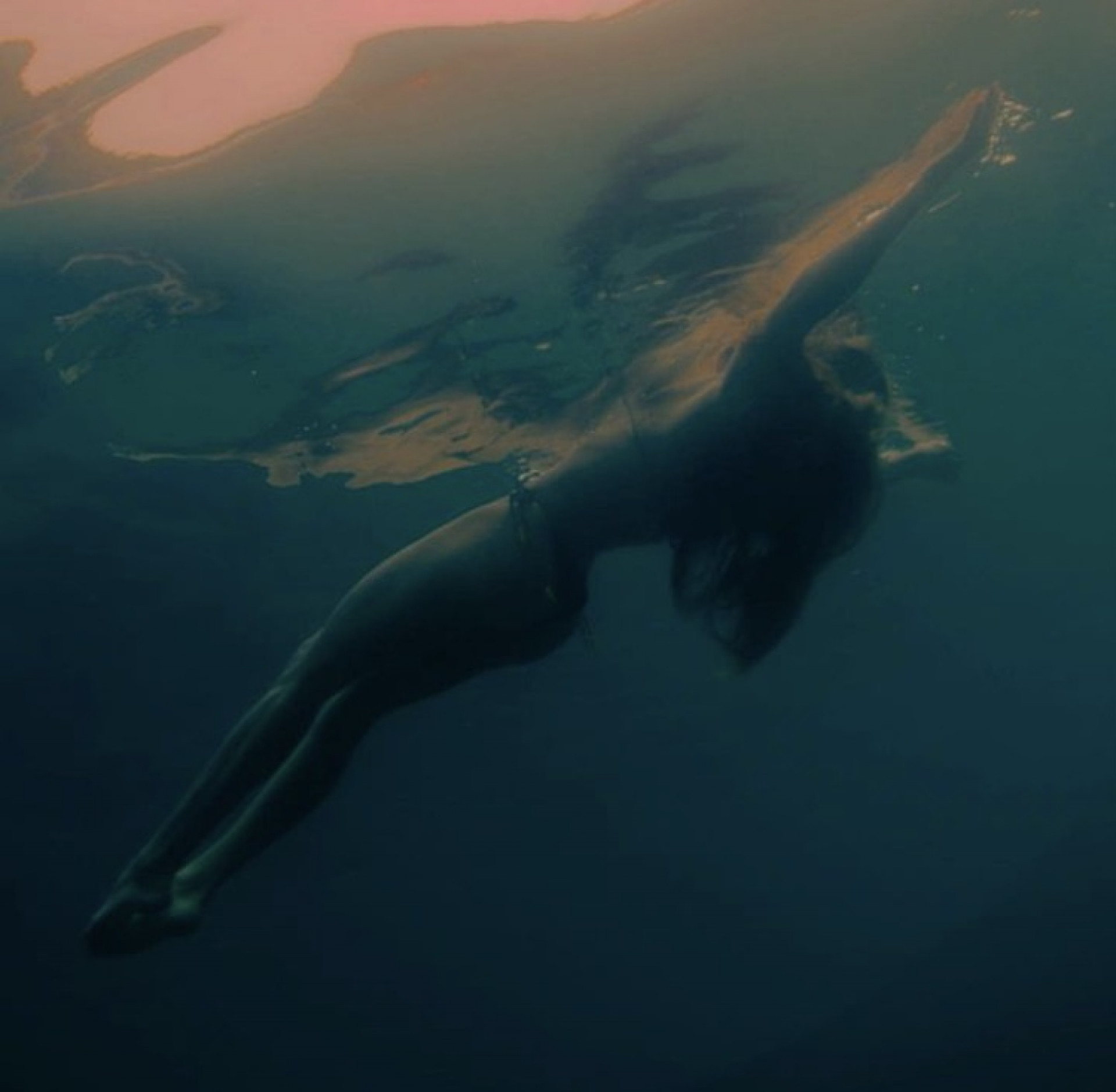 Grazi Massafera recebe elogios após compartilhar cliques debaixo d'água - Reprodução / Instagram