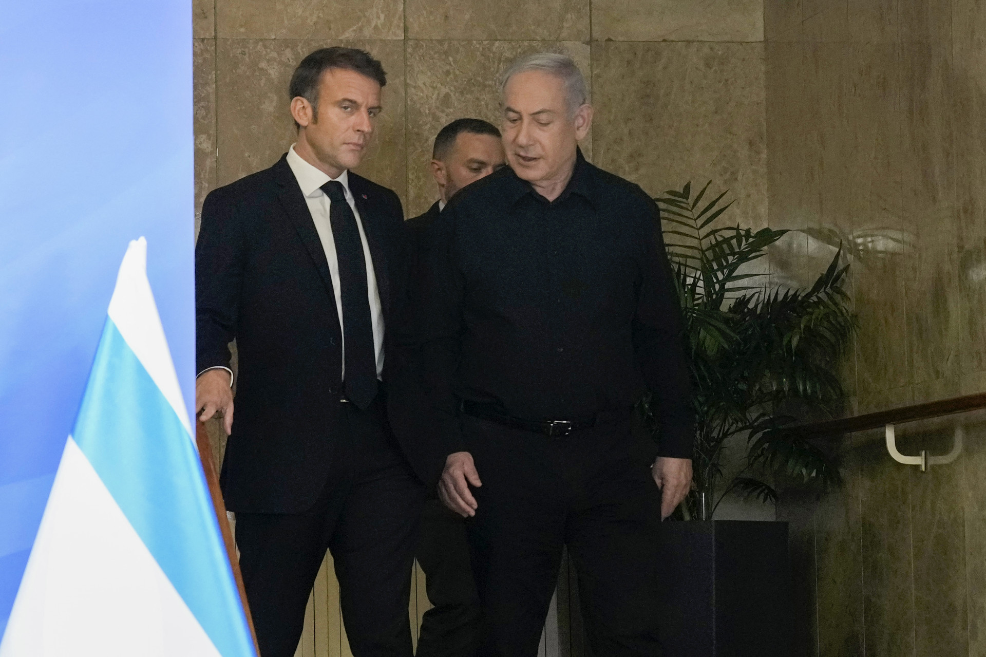 Macron e Netanyahu durante reunião nesta terça-feira, 24 - Christophe Ena / POOL / AFP