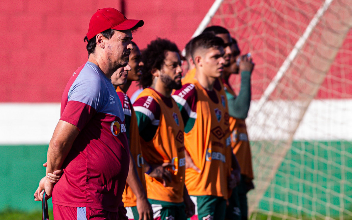 Fernando Diniz durante treino do Fluminense no CT Carlos Castilho