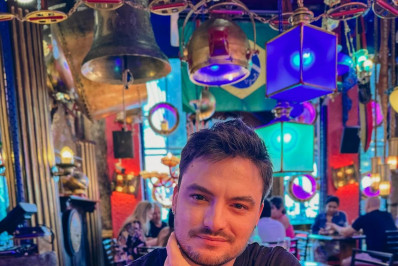 Felipe Neto revela que foi diagnosticado com Covid-19 pela terceira vez: 'Isolado'