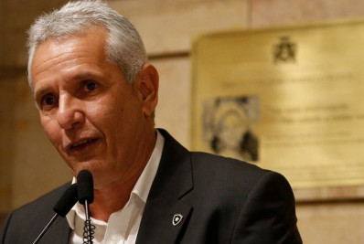 Ex-dirigente do Botafogo descarta saída de John Textor e pede calma à torcida