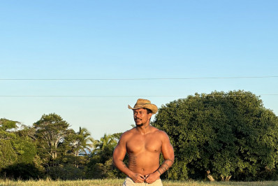 Xamã posta registro nos bastidores do remake de 'Renascer': 'Agroboy malvadão'