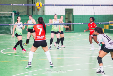 Finalistas dos campeonatos municipais de vôlei feminino e masculino são definidos