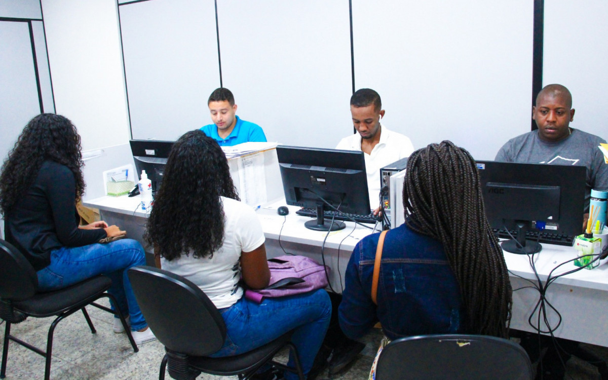 Os candidatos aprovados no processo seletivo de Agente de Combate a Endemias tomaram posse