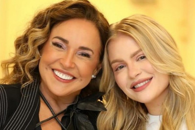 Daniela Mercury compartilha cliques ao lado de Luísa Sonza após selinho: 'É uma fofa!'
